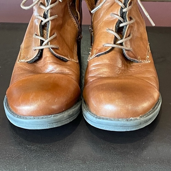 Little Burgundy leather boots in a size 8.5 - Picture 14 of 16
